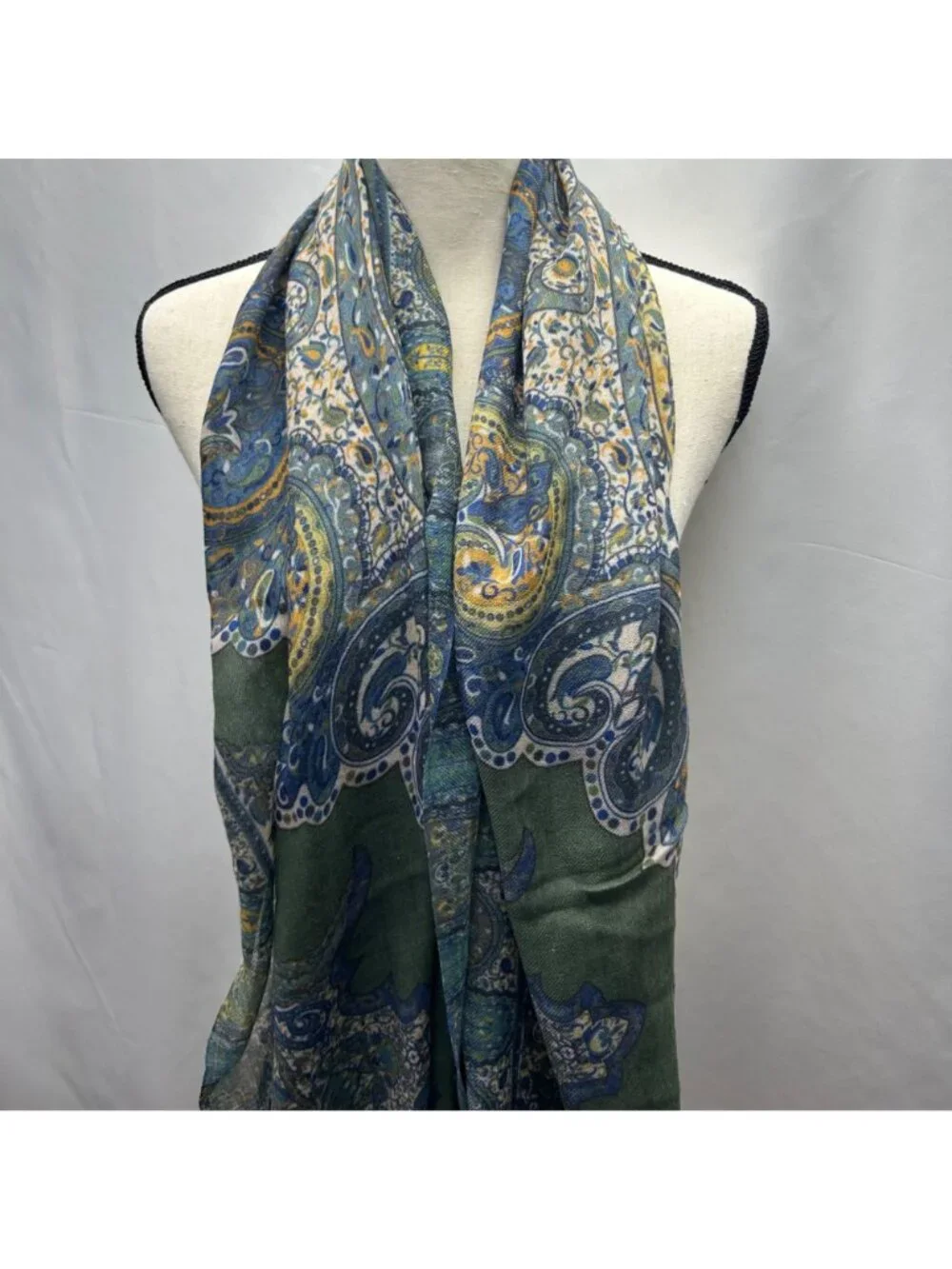 Ahuja Sons elegant paisley